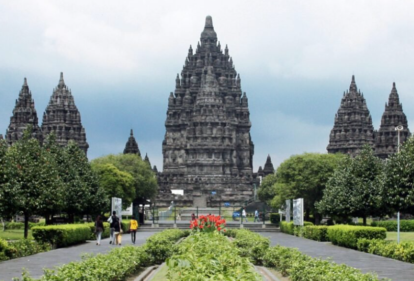 Candi-Prambanan-Jogjakarta